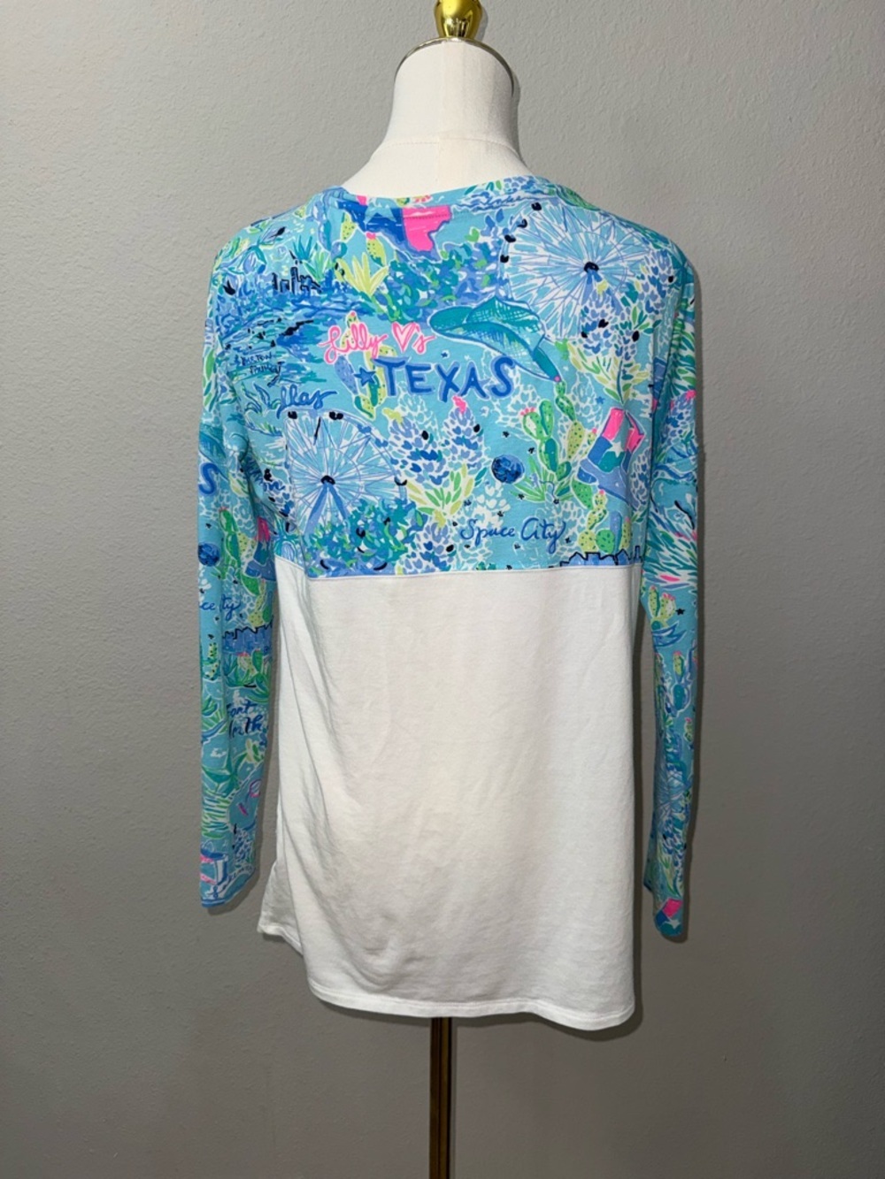 Lilly Pulitzer Lilly Loves Texas XS Finn Top In Bayside Blue - Picture 2 of 4